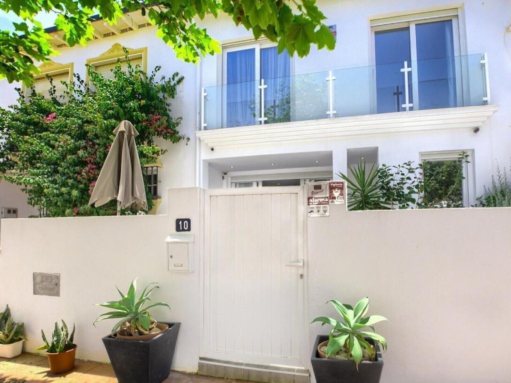 Stylish House In 5 Star Location Few Steps From Butibamba Ferienhaus