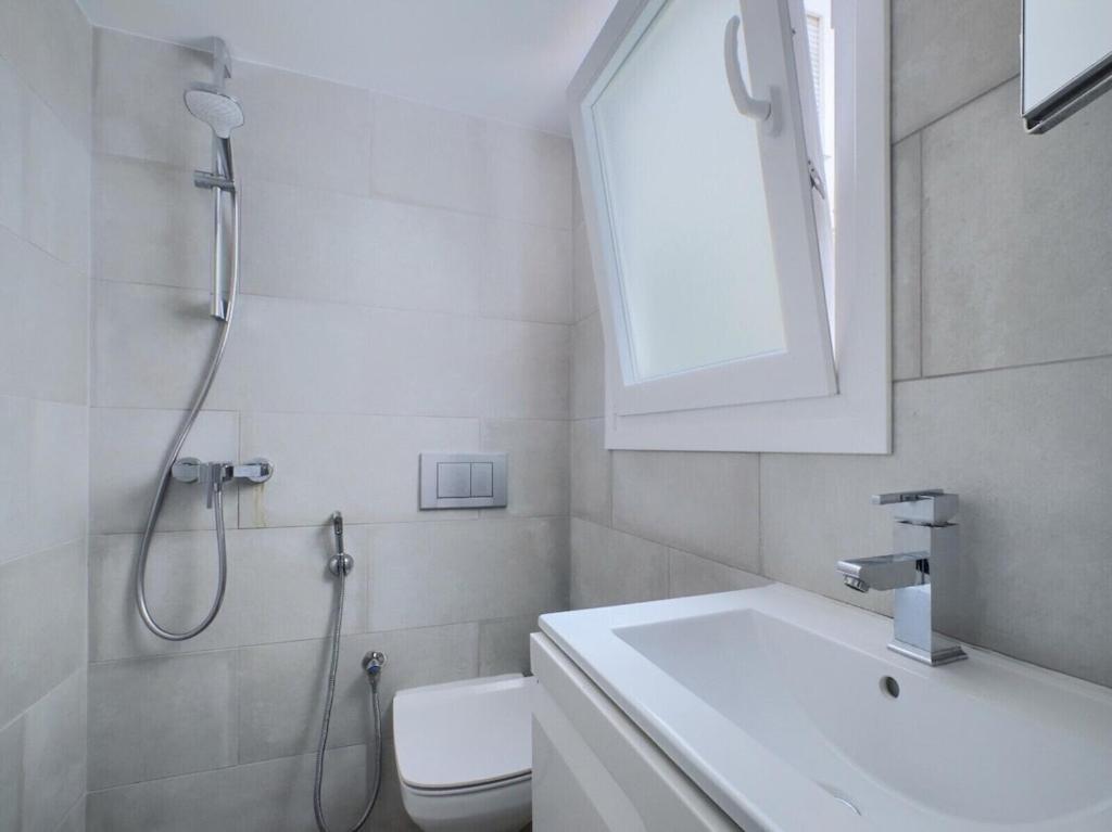 Stylish House In 5 Star Location Few Steps From Butibamba